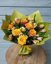 Букет цветов из:  Альстромерии и Розы в Луговой