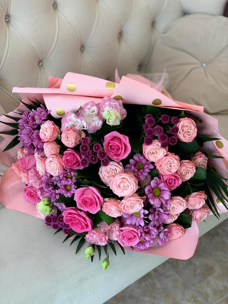 Букет цветов из: Хризантемы, Розы и Лизиантусы в Луговой