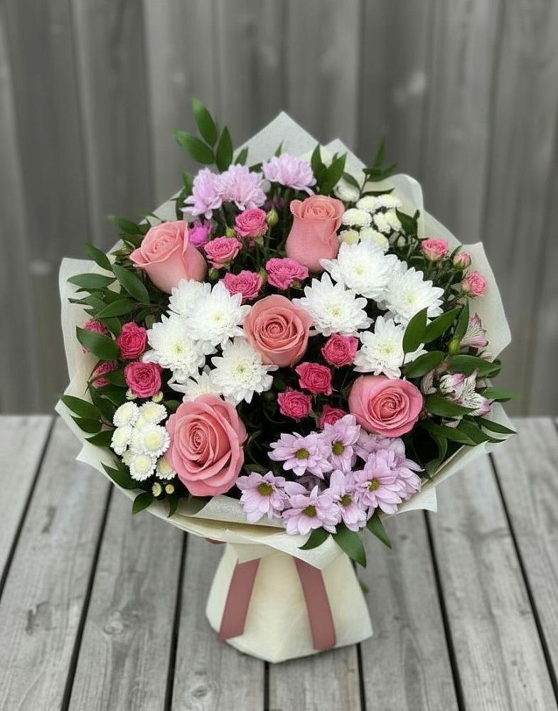 Букет цветов из: Альстромерии, Гвоздики, Розы и Хризантемы в Луговой