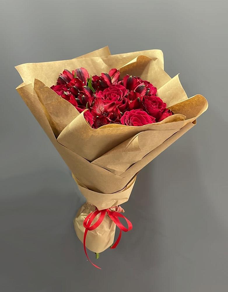 Букет цветов из: Альстромерии и Розы в Луговой