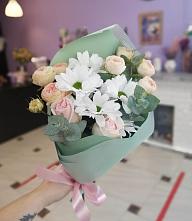 Букет цветов из:  Хризантемы и Розы в Луговой