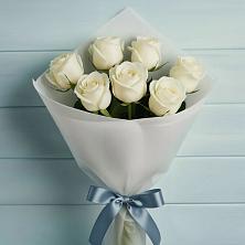 Букет 7 Белых роз Эдлесс Лав в Луговой