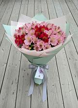Букет цветов из:  Альстромерии в Луговой