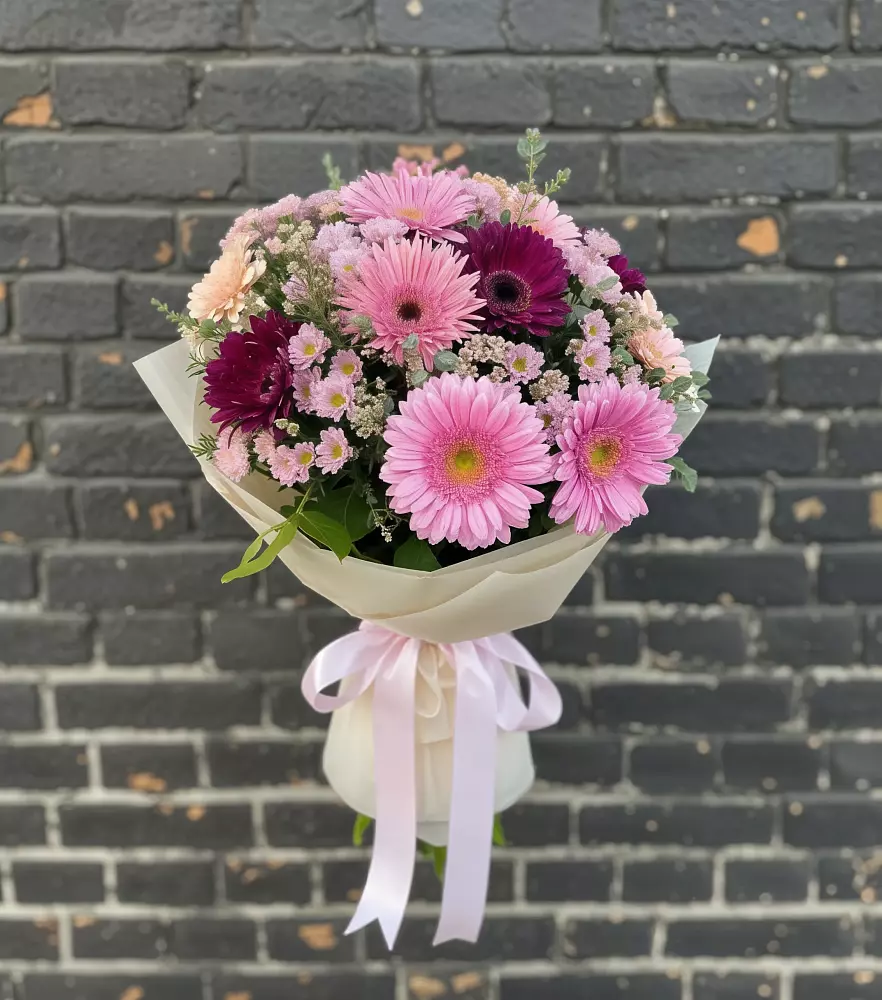 Букет цветов из: Герберы и Хризантемы в Луговой