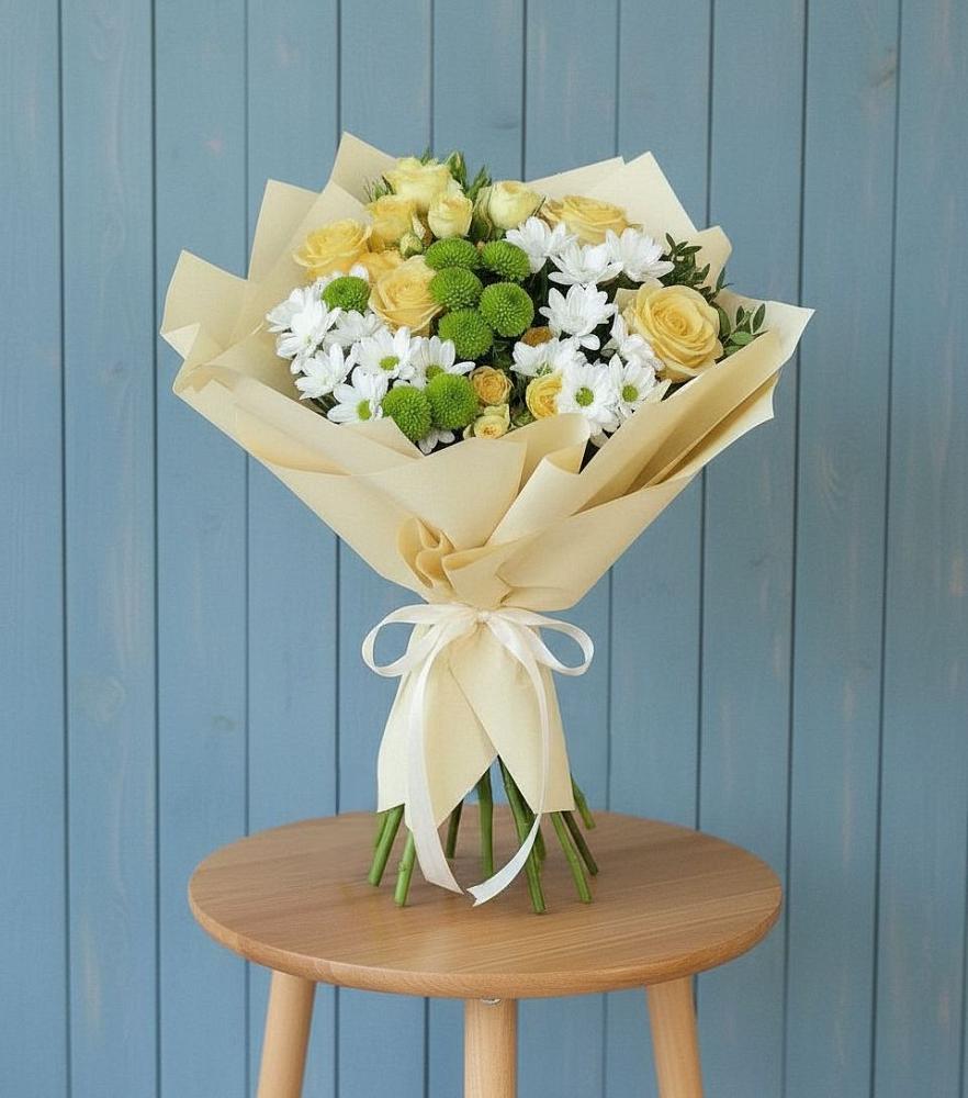 Букет цветов из: Хризантемы и Розы в Луговой