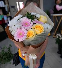 Букет цветов из:  Герберы, Розы и Хризантемы в Луговой