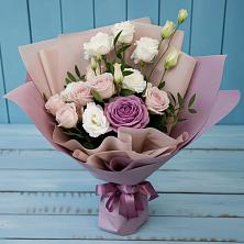 Букет цветов из:  Розы и Лизиантусы в Луговой