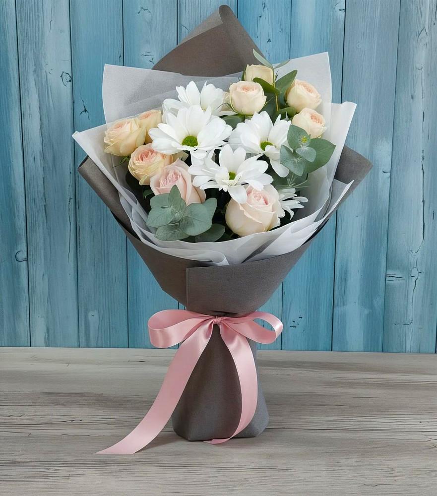 Букет цветов из: Хризантемы и Розы в Луговой