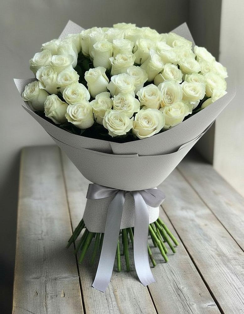 Букет 35 Белых роз в Луговой