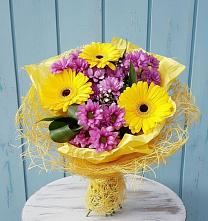 Букет цветов из:  Хризантемы и Герберы в Луговой