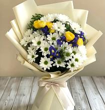 Букет цветов из:  Ирисы, Хризантемы и Розы #REPLACE_PRED# Луговой