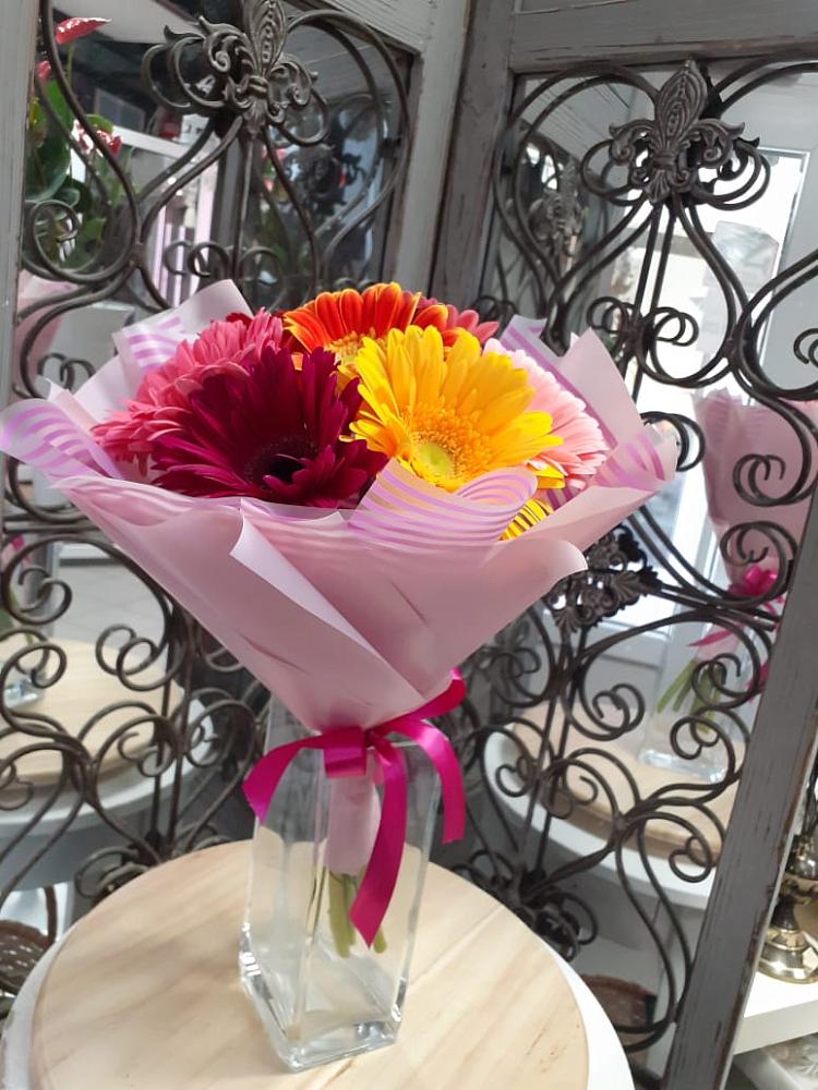 Букет цветов из: Герберы в Луговой