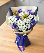 Букет цветов из:  Розы, Ирисы и Хризантемы в Луговой