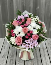 Букет цветов из:  Альстромерии, Гвоздики, Розы и Хризантемы в Луговой