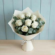 Букет Белые розы в Эвкалипте в Луговой