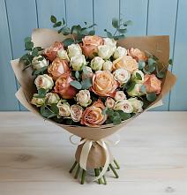 Букет цветов из:  Альстромерии и Розы в Луговой